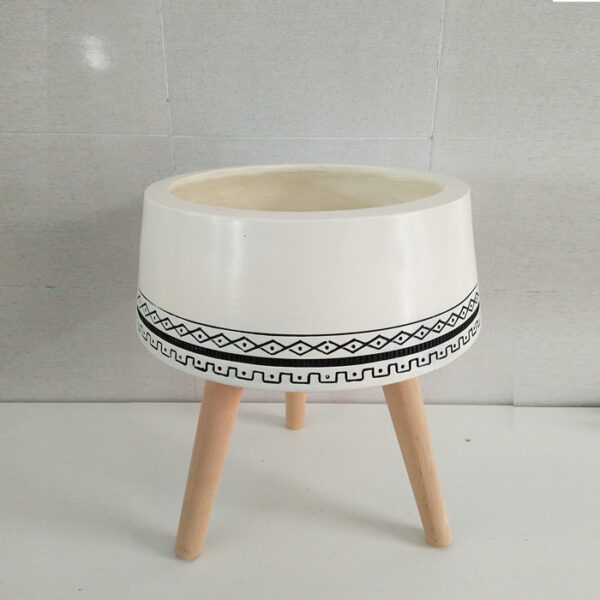 The Gilard Faber Clay Planter Medium